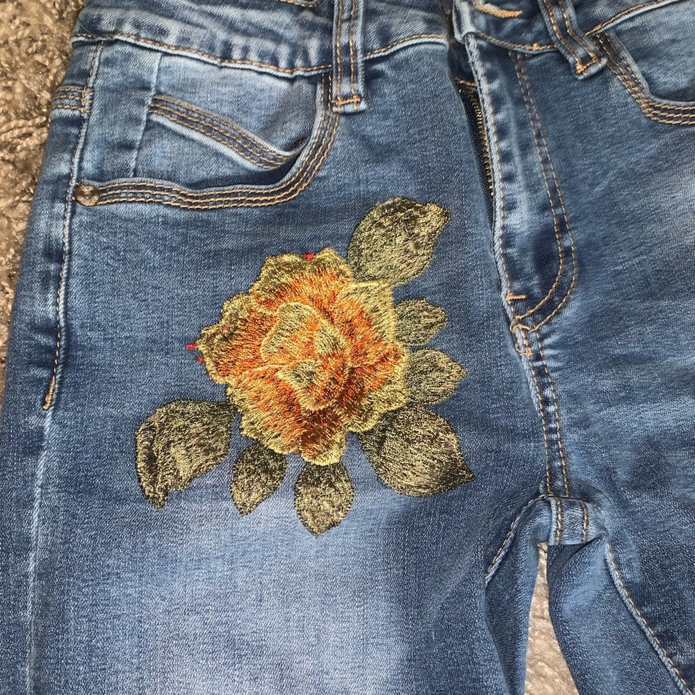 Q2 unique denim size XS skinny jeans